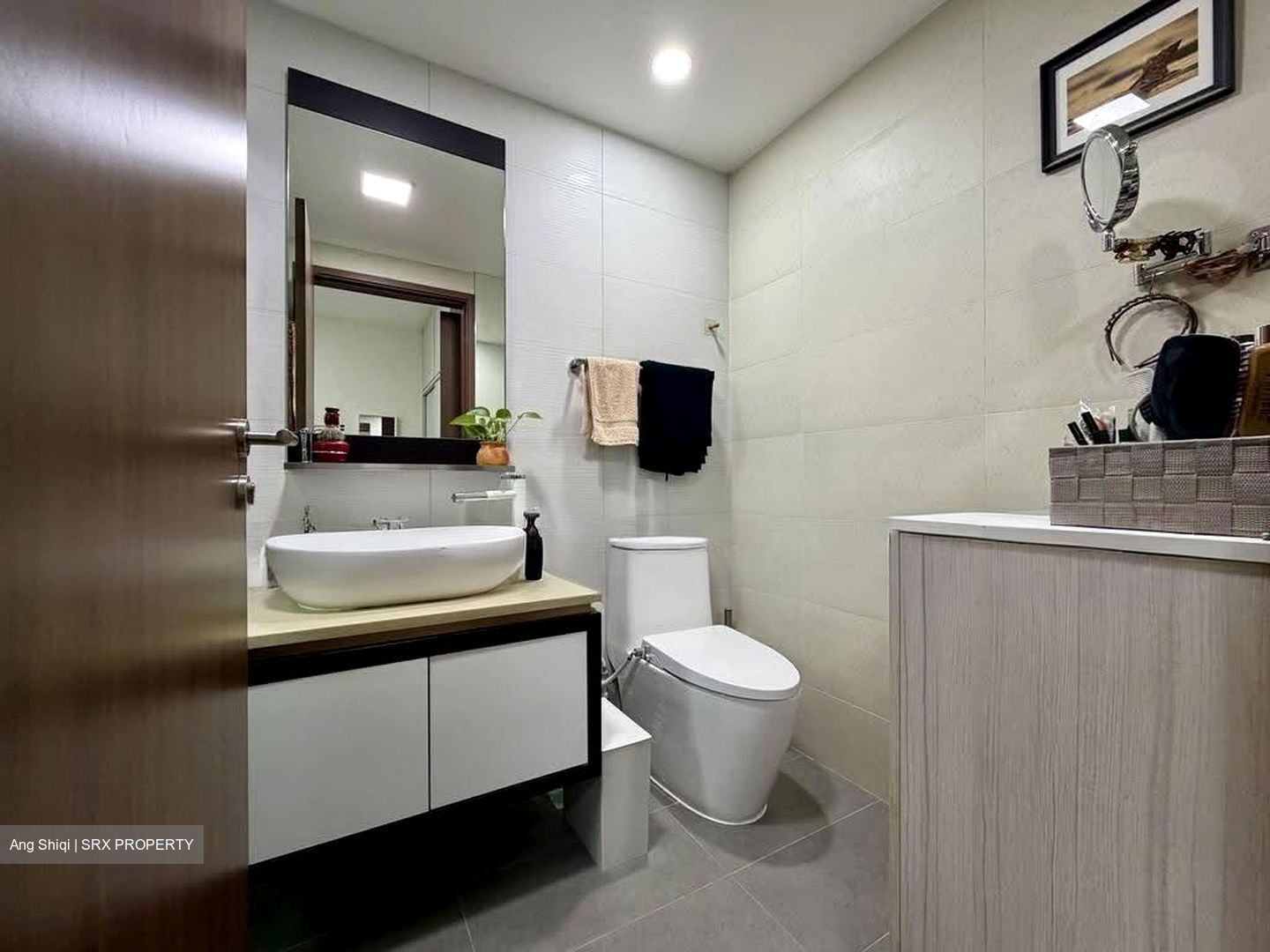 1 Canberra (D27), Condominium #636844711